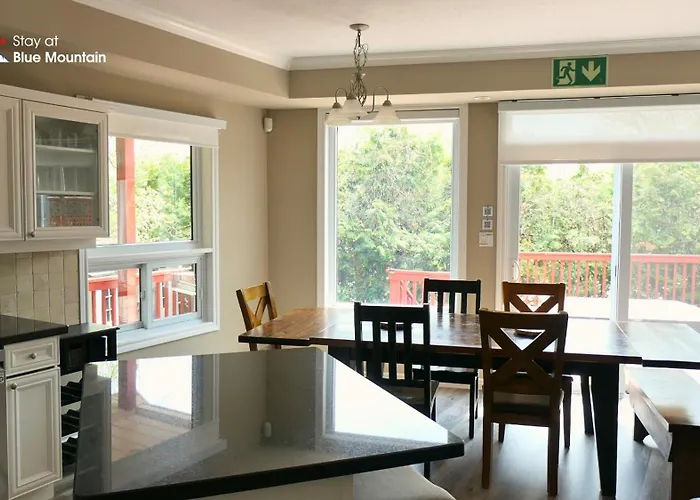 5 Bedrooms, Mountain Views, Steps From Blue Mountain Village, Hot Tub, Bbq