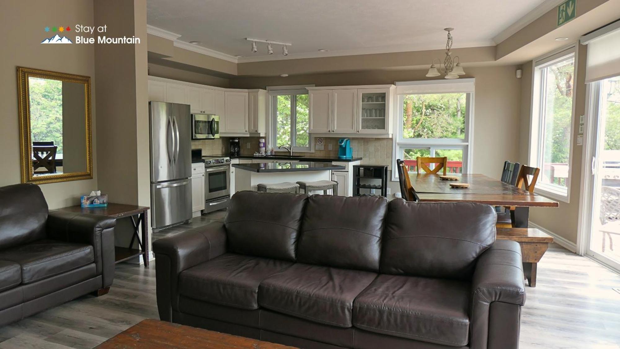 5 Bedrooms, Mountain Views, Steps From Blue Mountain Village, Hot Tub, Bbq Chalet